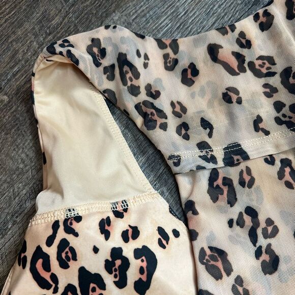 Fabletics On-The- Go Large Leopard Print Sports Bra with Cut Out - Picture 5 of 9